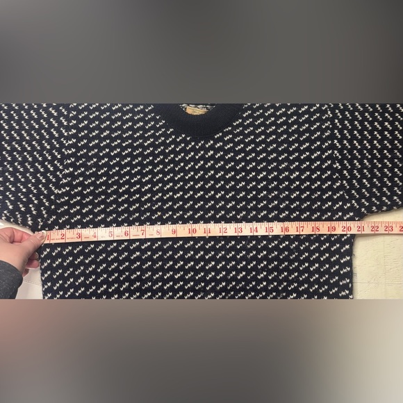 L.L.Bean Vintage Norway Made Navy Knit Wool Blend Sweater Womens Size Medium - Picture 3 of 6